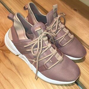 Womens Fabletic Marin Performance Slip On Sneakers Size 8